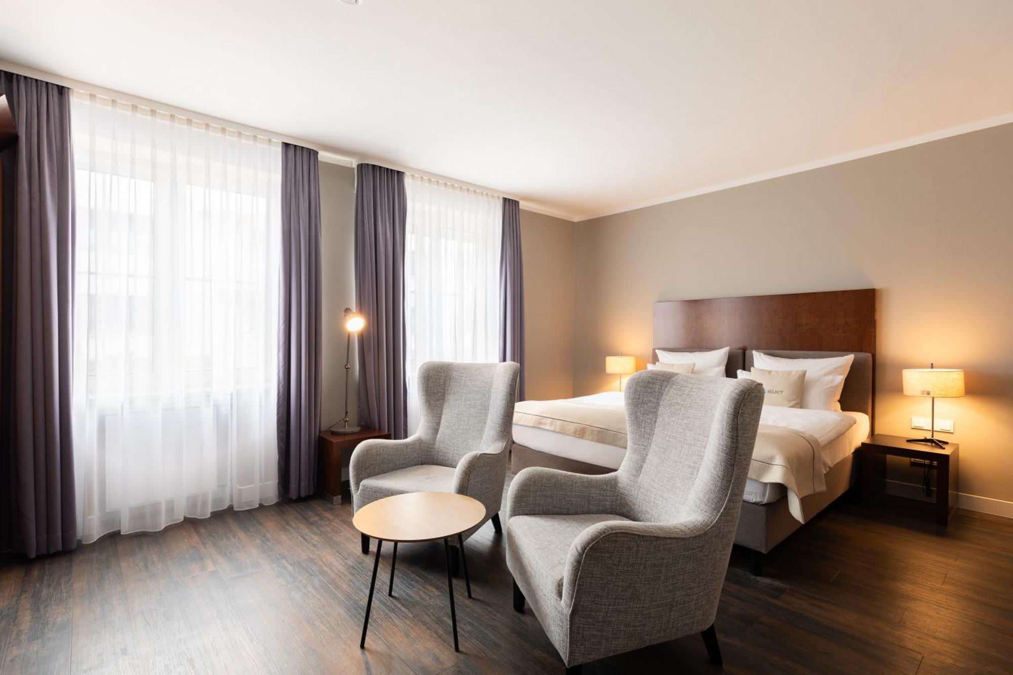 Select Hotel Friedrichshafen Bagian luar foto