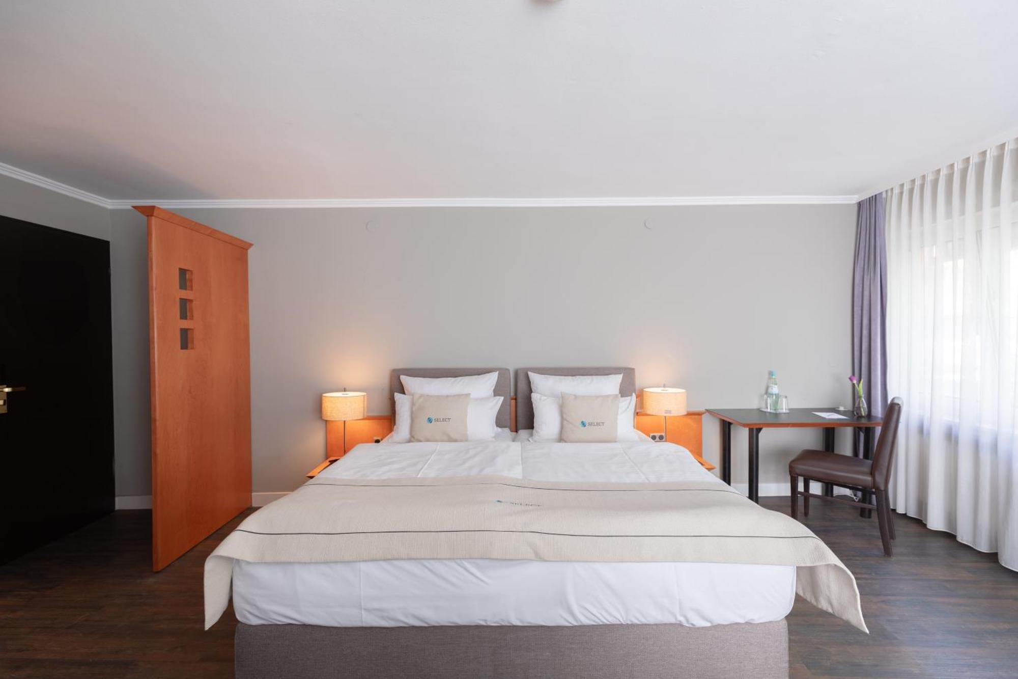 Select Hotel Friedrichshafen Ruang foto