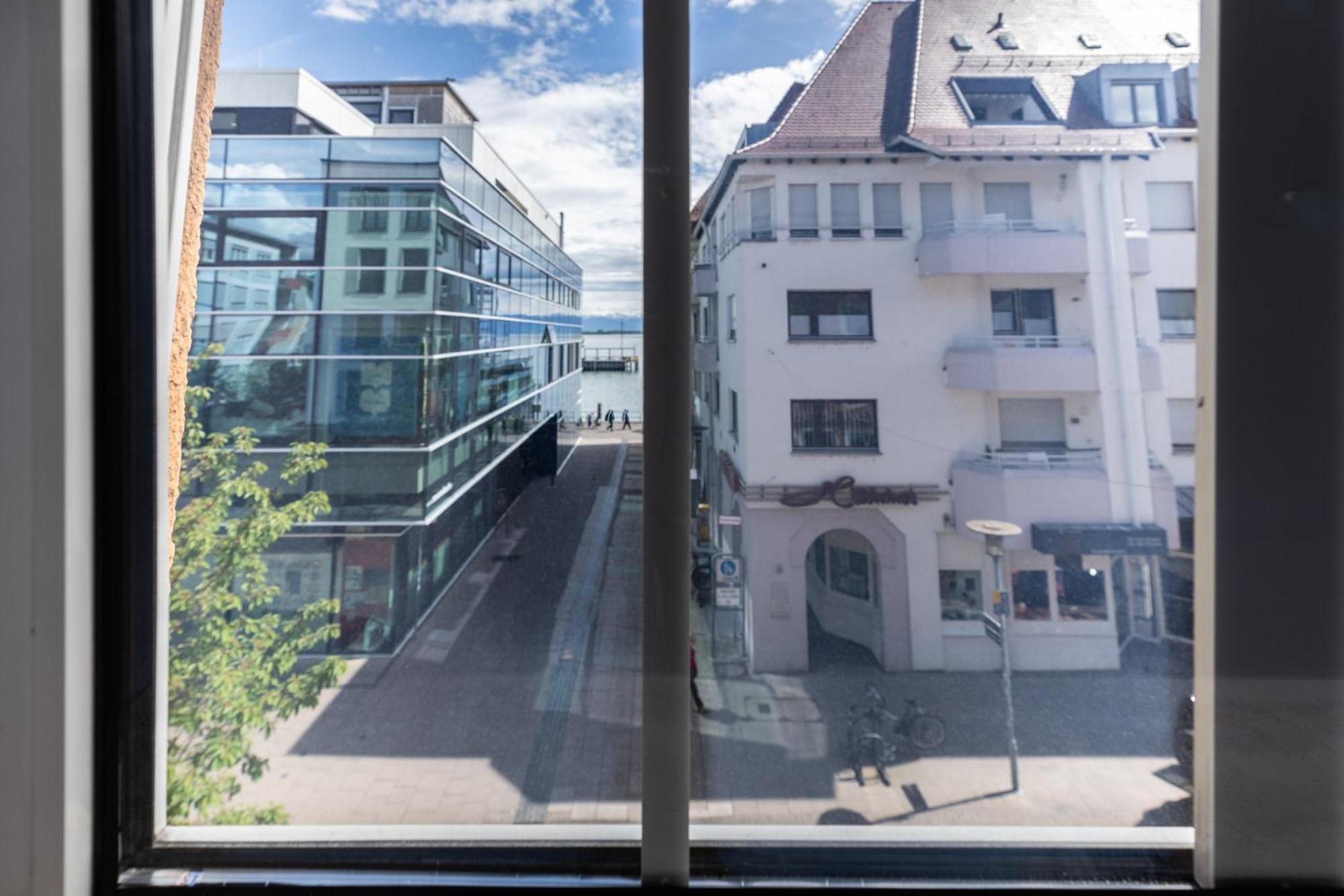 Select Hotel Friedrichshafen Bagian luar foto
