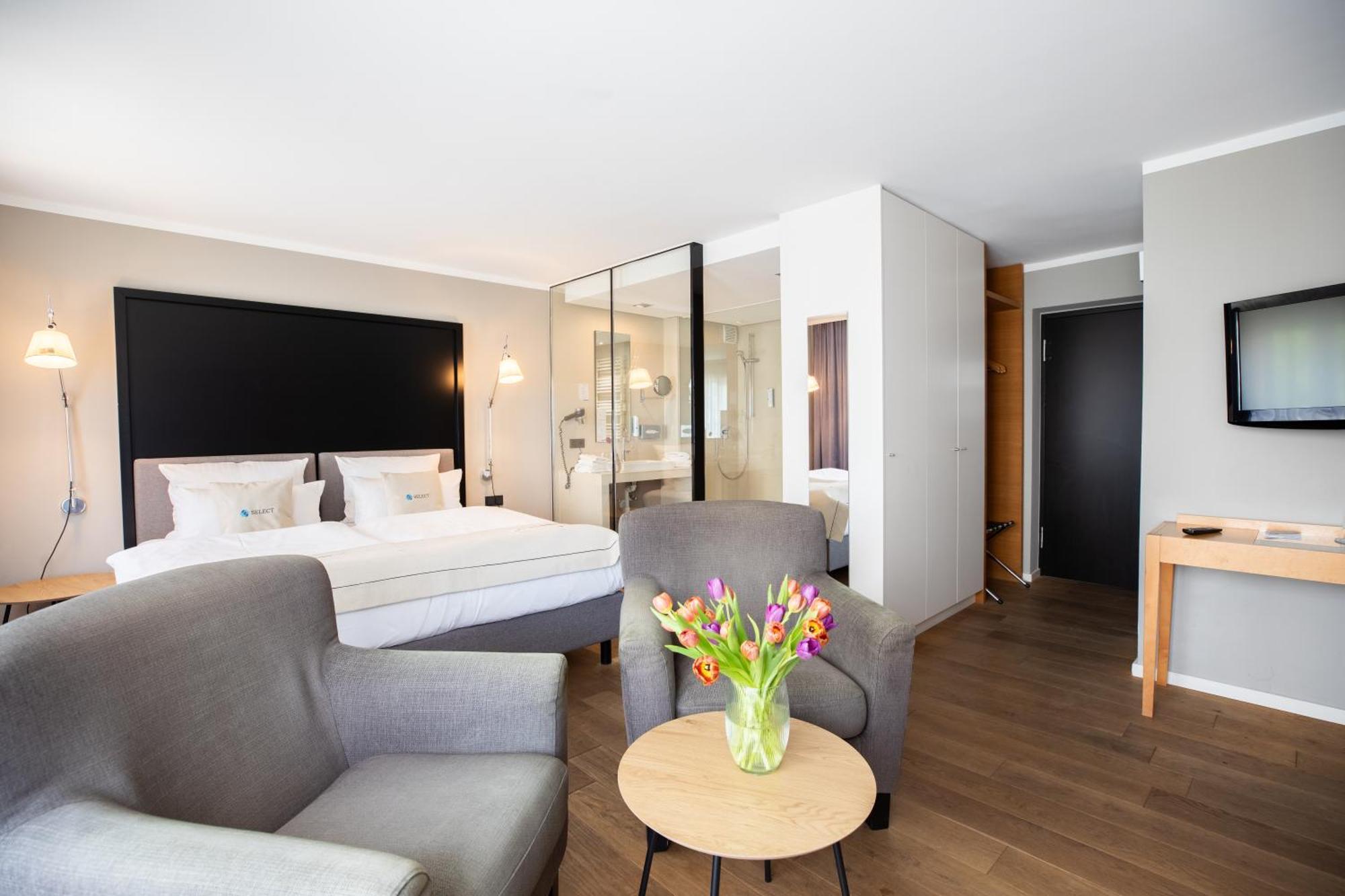 Select Hotel Friedrichshafen Bagian luar foto