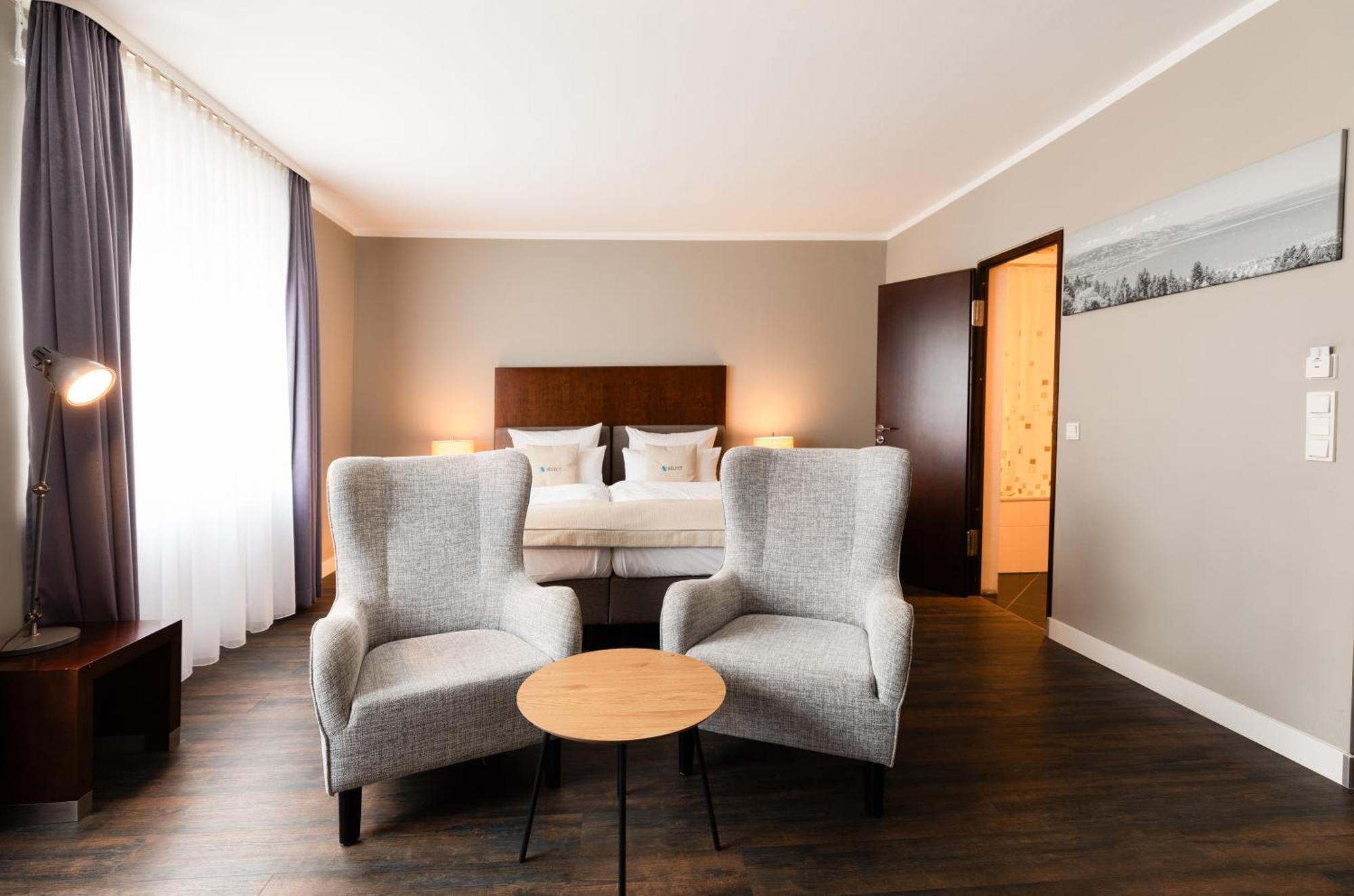 Select Hotel Friedrichshafen Bagian luar foto