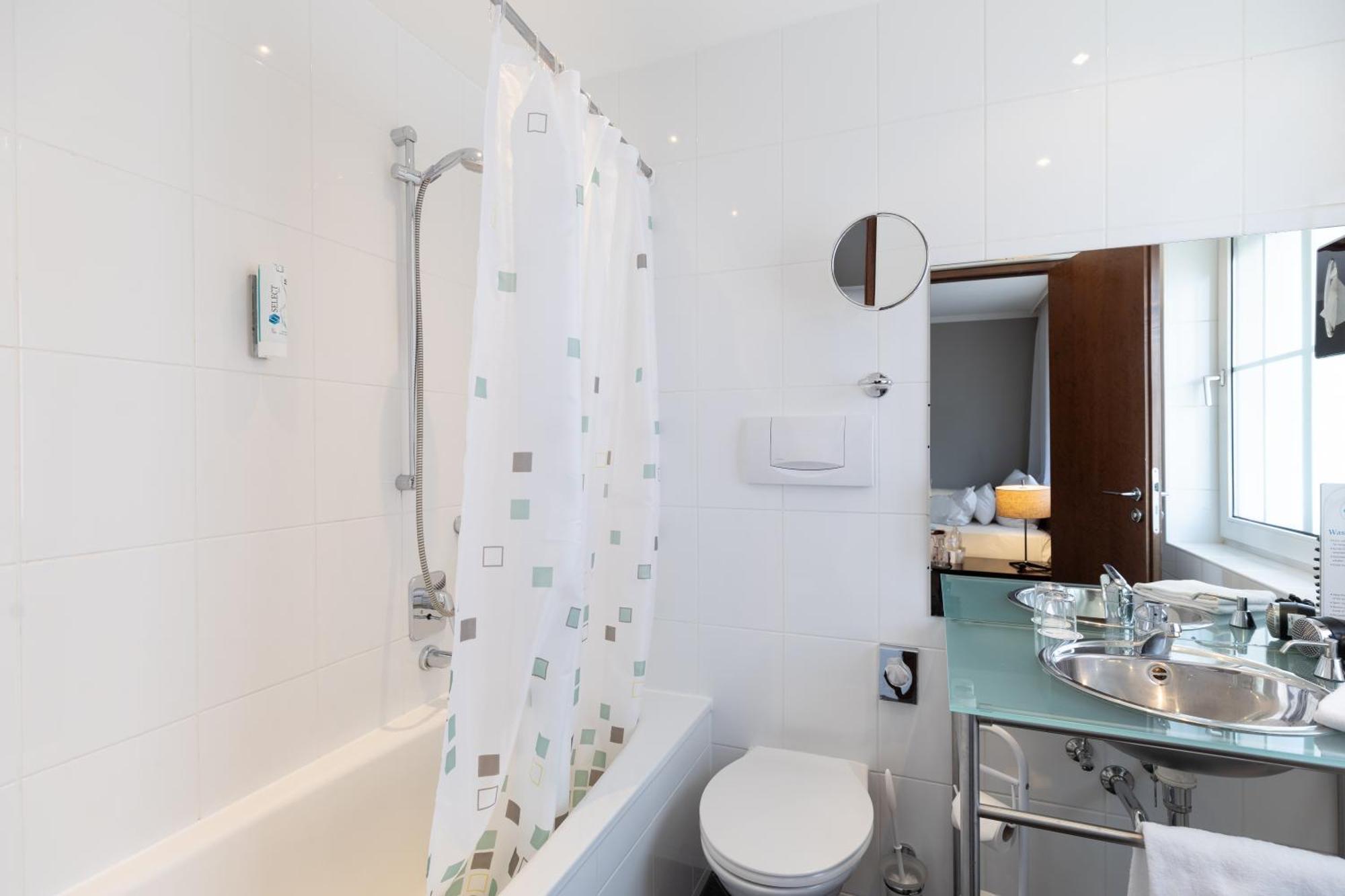 Select Hotel Friedrichshafen Ruang foto