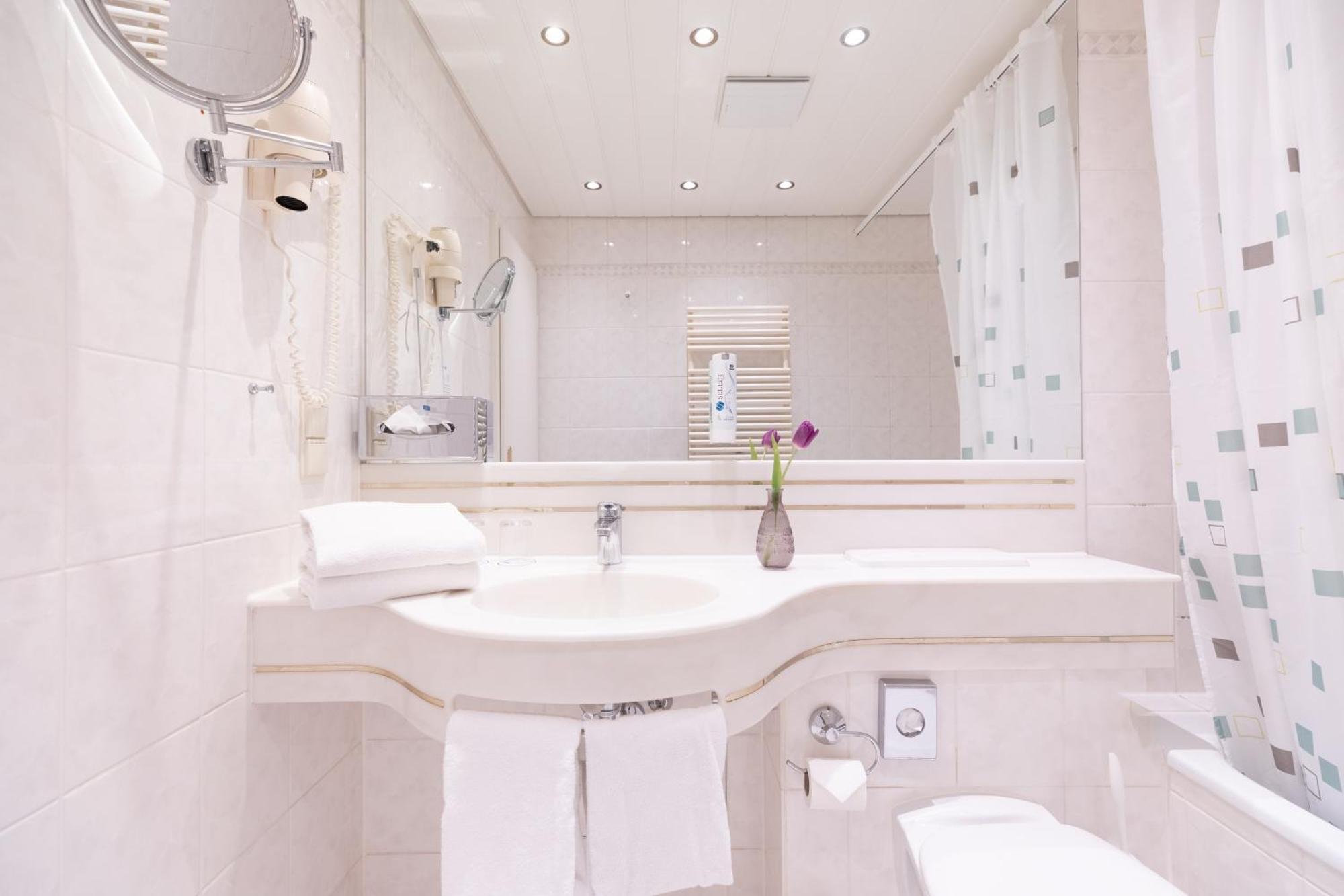 Select Hotel Friedrichshafen Ruang foto