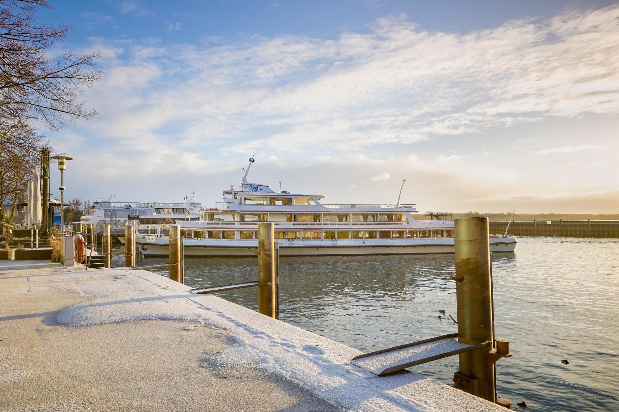 Select Hotel Friedrichshafen Bagian luar foto